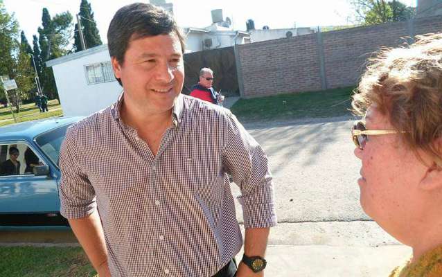 Zavallo anunció que renunciará a los fueros si es elegido