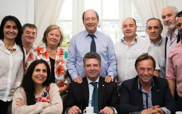 Radicales fueron a saludar a Sanz y a “reconocerle su visión”