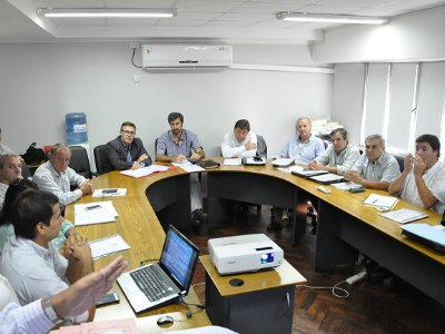 Cambiemos y el FPV se reunieron de cara a la primera sesión