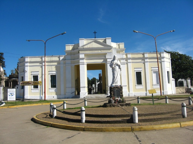 Alumnos de la EET 2 construirán escaleras para el cementerio 