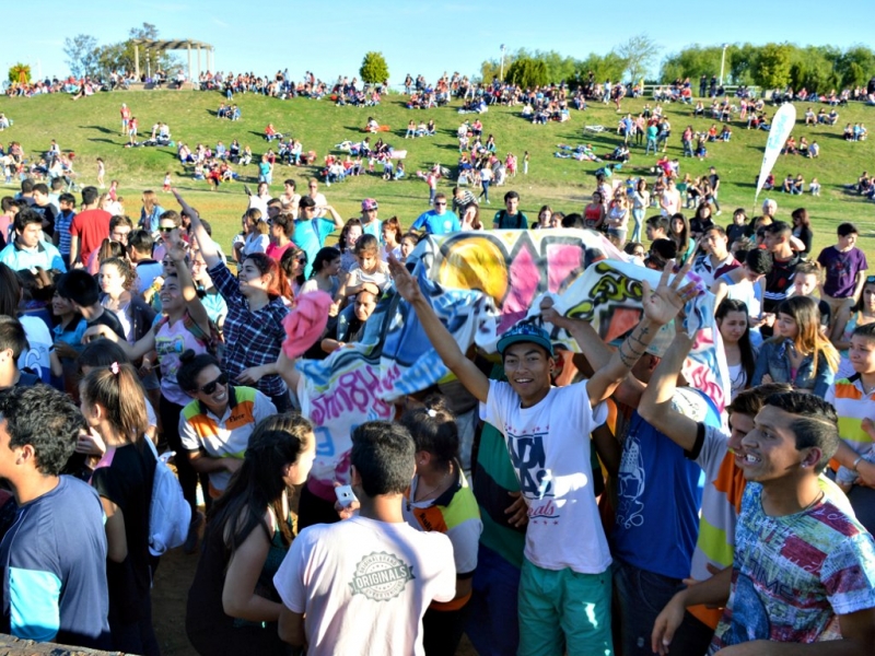 Gran festejo de la juventud en el comienzo de la Estudiantina 2016