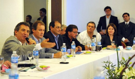 Urribarri militó Kirchnerismo puro con los Intendentes del PJ: 