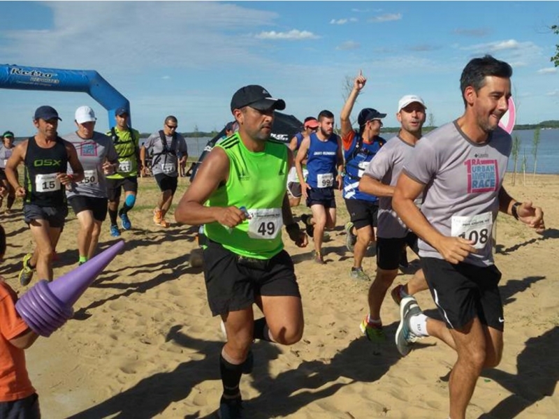 Se corrió la primera carrera de aventura por las playas uruguayenses