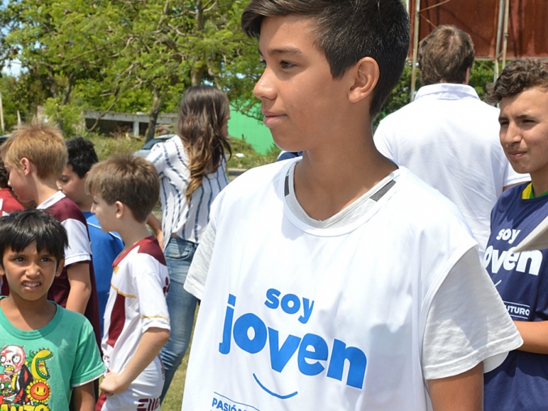 Dos clubes de barrio recibieron elementos deportivos del Programa “Soy Joven” 