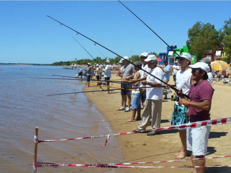 La pesca abre los deportes de la Fiesta Nacional de la Playa