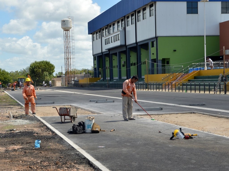 A poco de terminarse la pista atlética del Centro de Educación Física