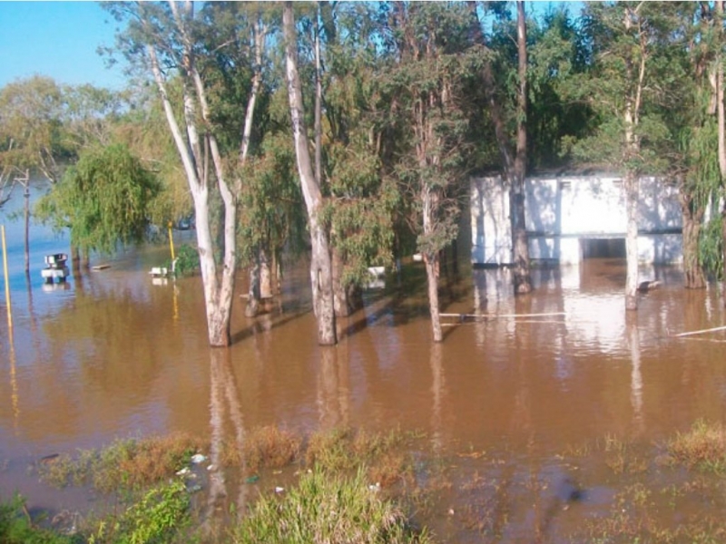 Aún no hubo evacuaciones, pero se mantiene el alerta preventivo